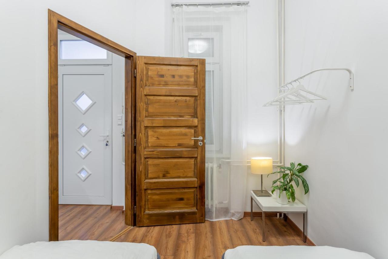 Central Avenue Apartment Budapest Eksteriør billede