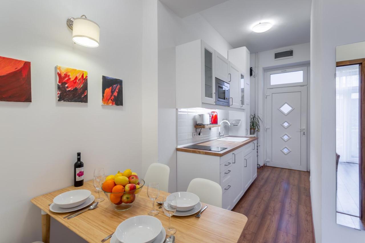 Central Avenue Apartment Budapest Eksteriør billede