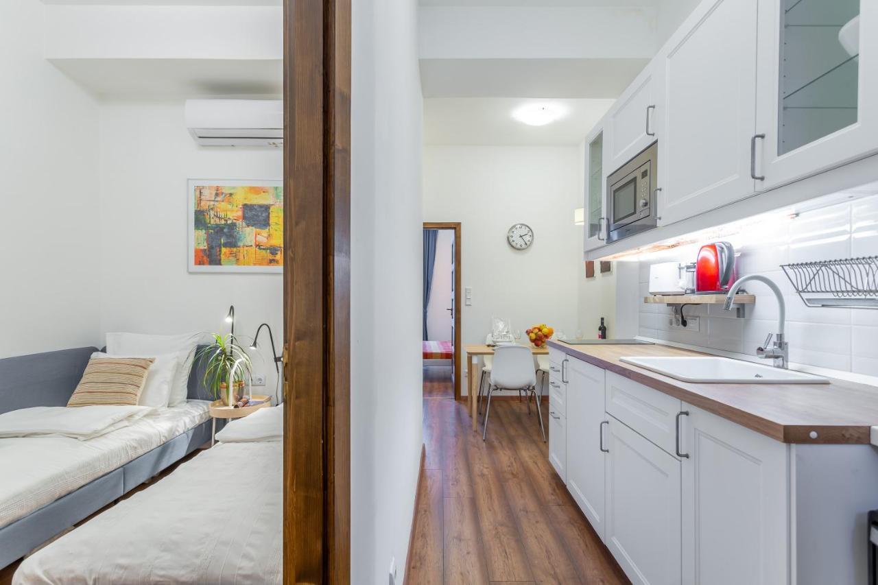 Central Avenue Apartment Budapest Eksteriør billede