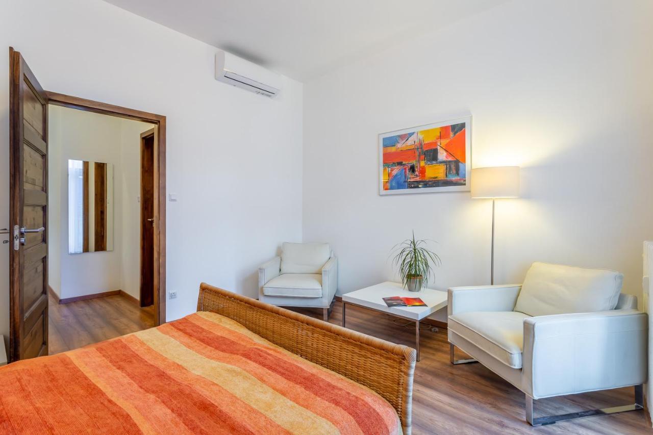 Central Avenue Apartment Budapest Eksteriør billede